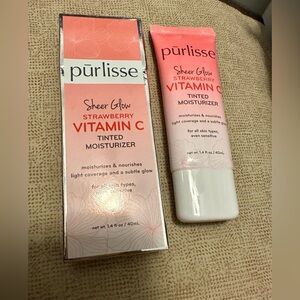 Purlisse SHEER GLOW STRAWBERRY VITAMIN C TINTED
MOISTURIZER (Medium)